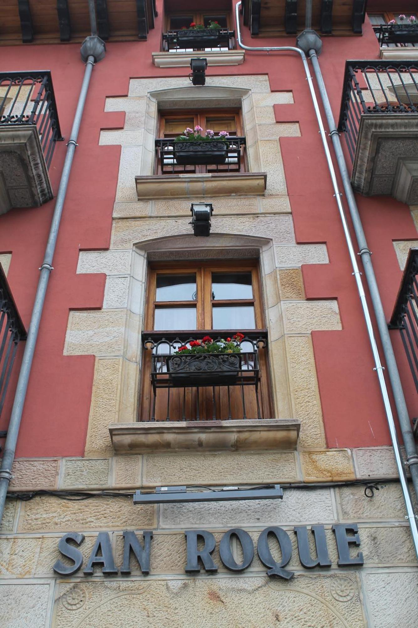 Hotel San Roque Reinosa Exterior photo