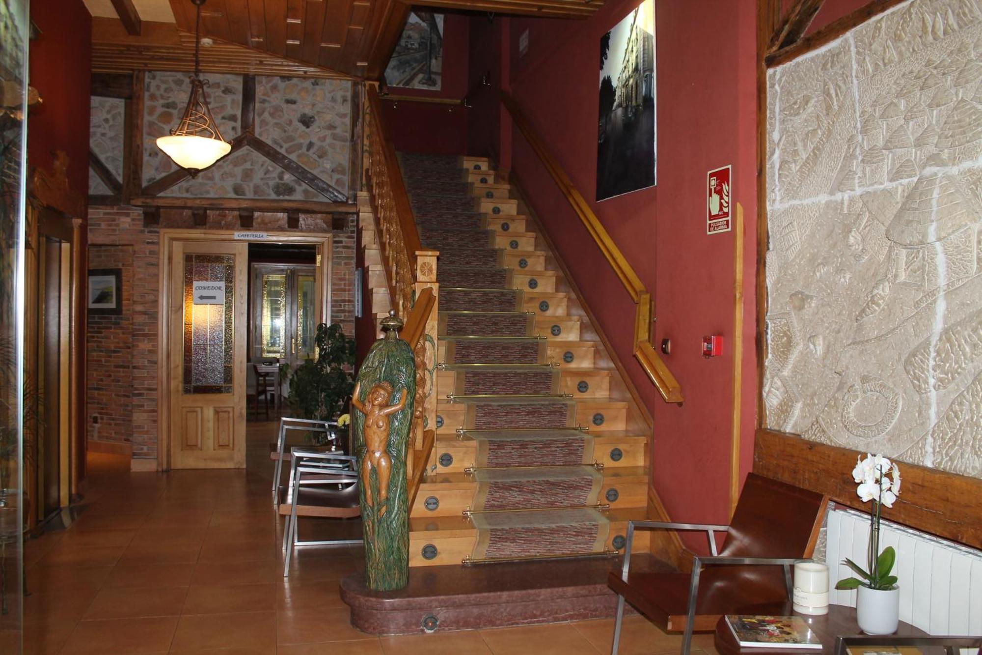 Hotel San Roque Reinosa Exterior photo