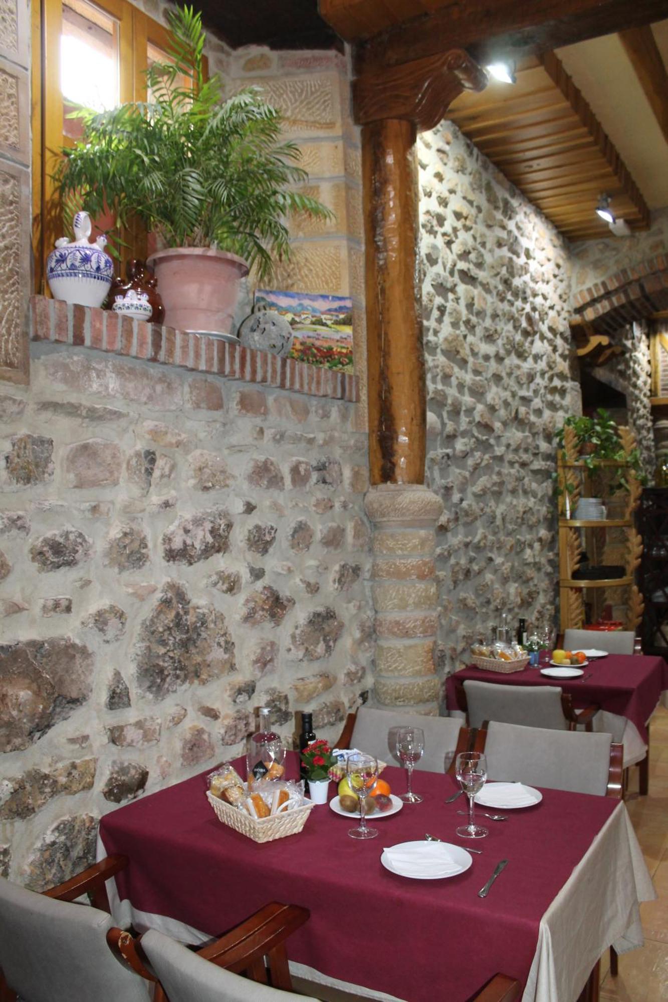 Hotel San Roque Reinosa Exterior photo
