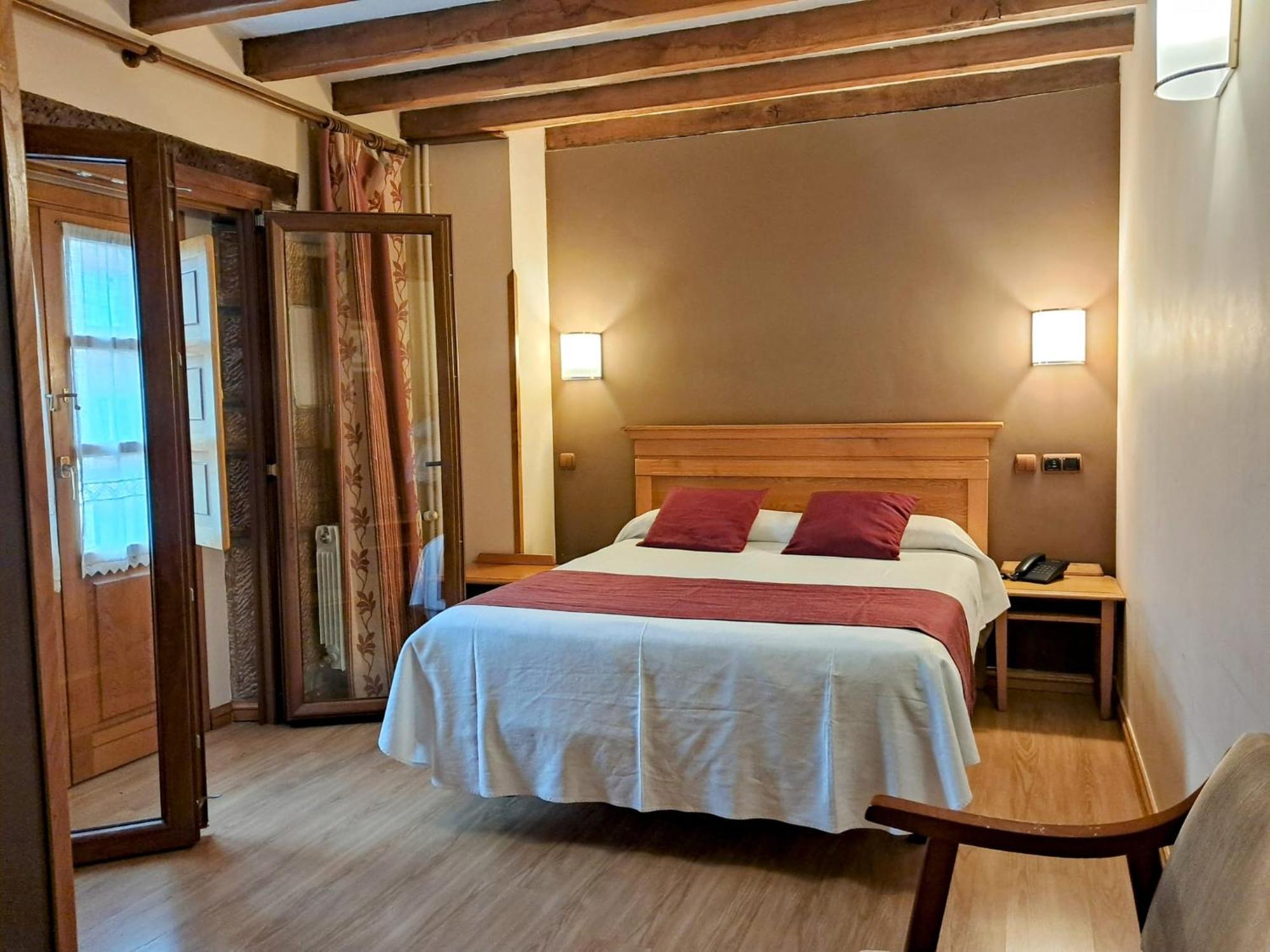 Hotel San Roque Reinosa Exterior photo