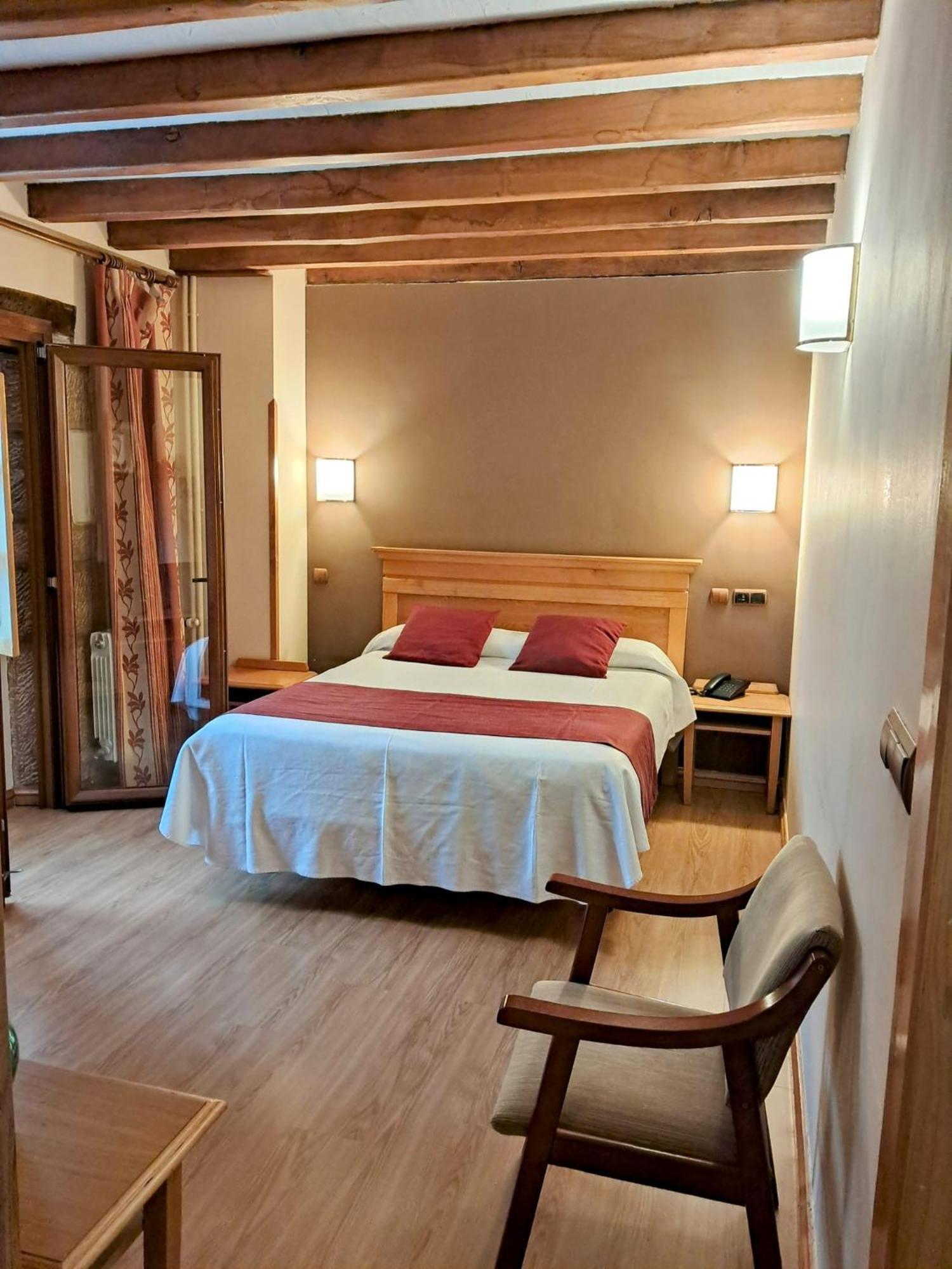 Hotel San Roque Reinosa Exterior photo